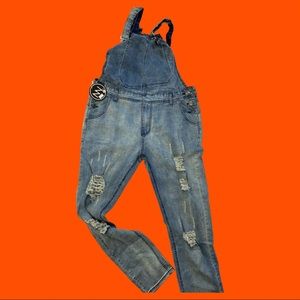 NWT Men’s distressed denim overalls 🎄TAKE 50% OFF